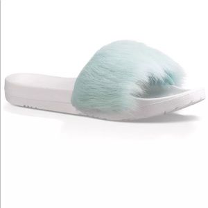 NIB UGG Royale Genuine Lamb Fur Slide baby blue